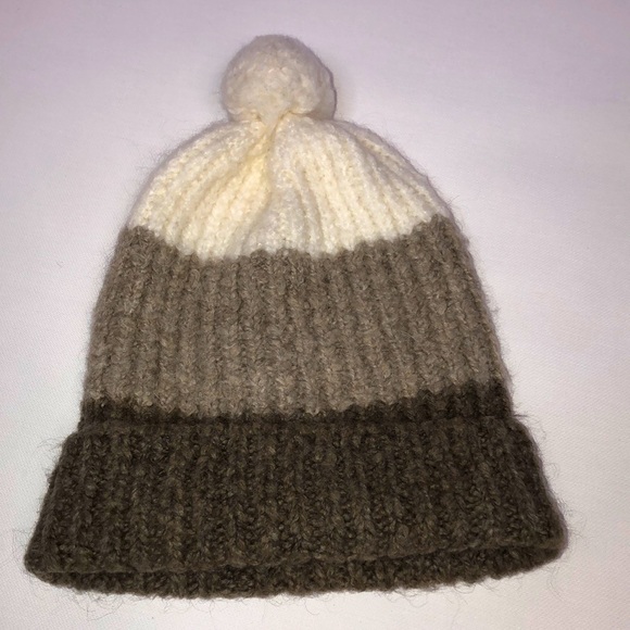 Ugg beanie winter hat O/S - Picture 1 of 9